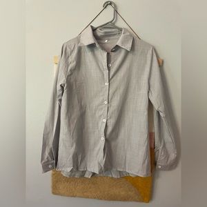 Size medium polyester/cotton blend summery shirt